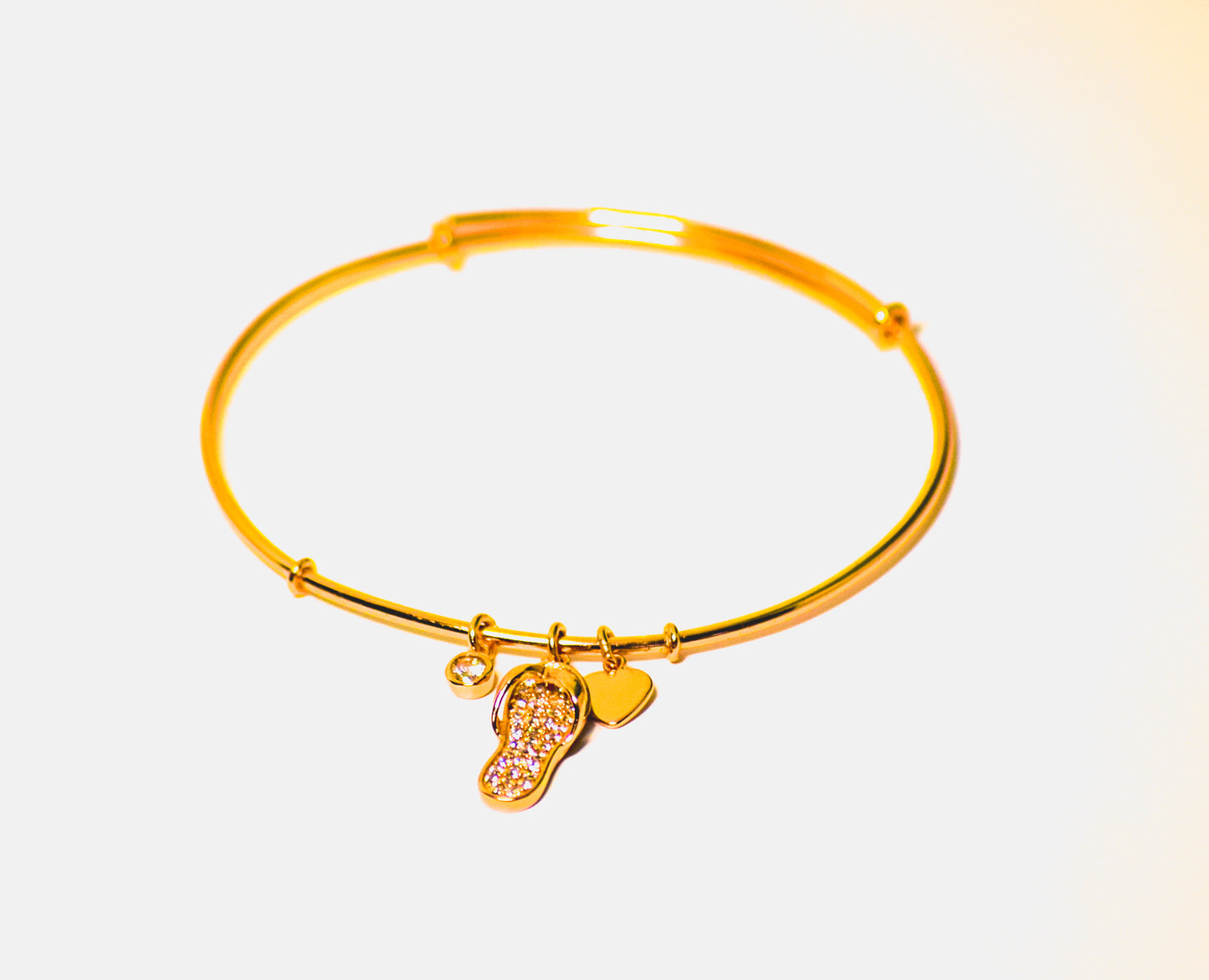 Expandable Sandle Pendant Bracelet